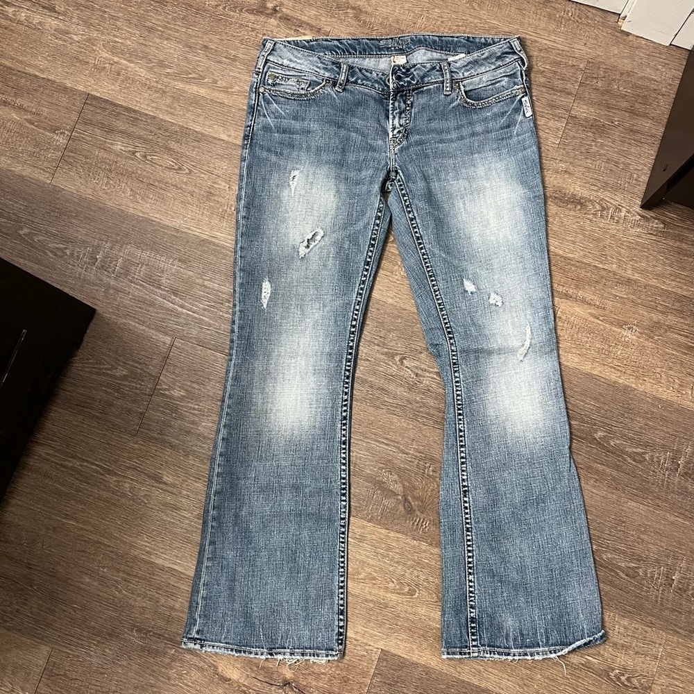 Womens silver pioneer jeans. Size 34/33